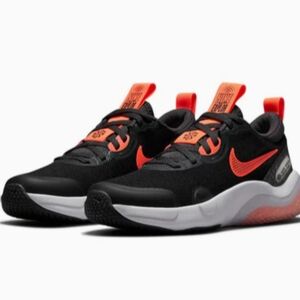 NWOT Nike Unisex Kids EXPLOR Next Nature Blk/Hyper Crimson/Dk. Smoke Gre…